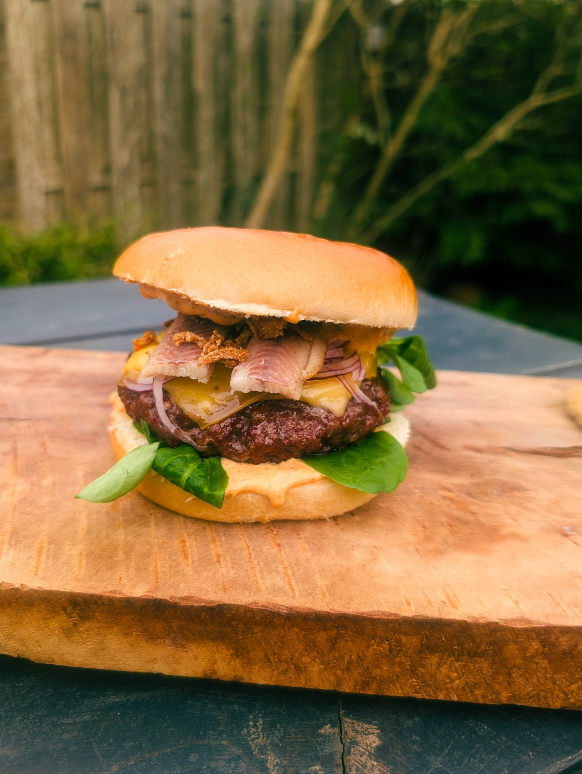 Zuiderzeeburger® met Beemsterkaas en IJsselmeerpaling